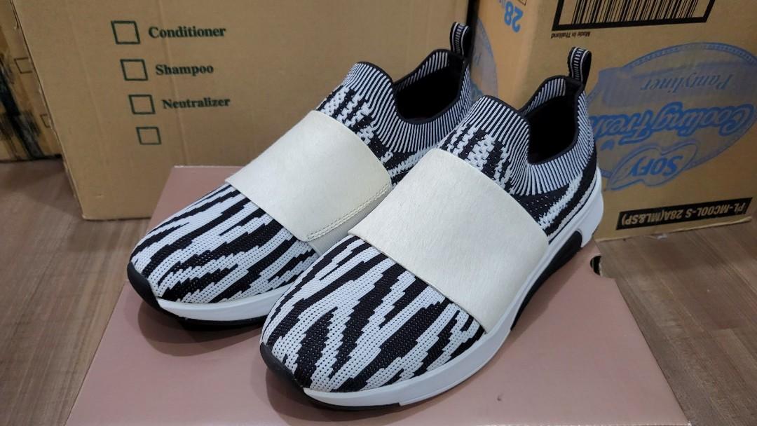 Skechers abbe hotsell