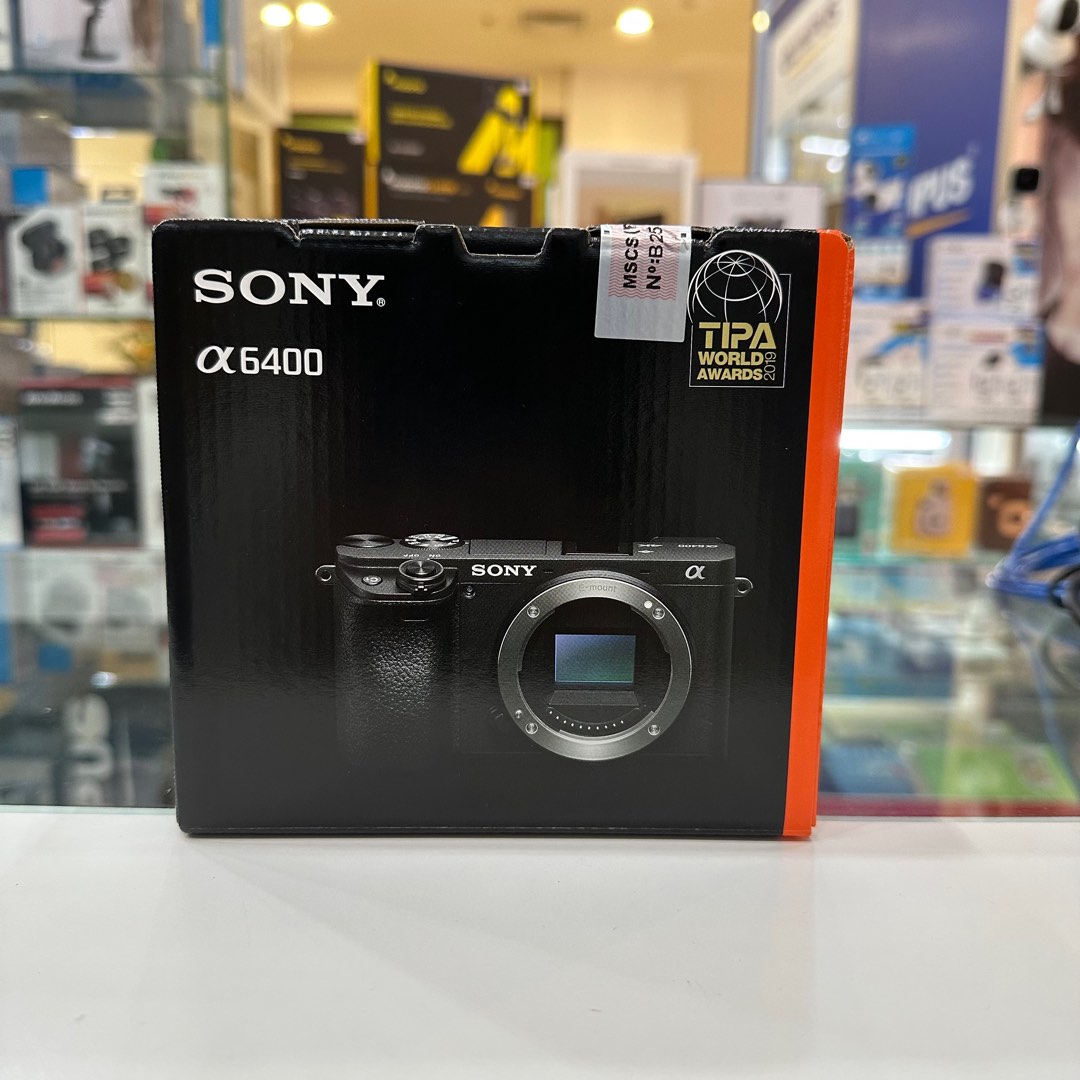 SONY A6400/ILCE6400(Body), Photography, Cameras on Carousell