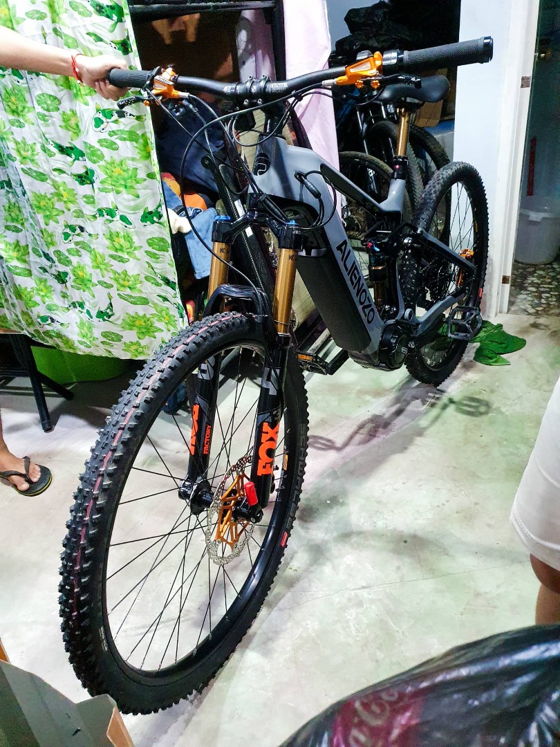 Suzhou Alienozo FS 700 Carbon Fiber Trail E bike 29er Modified
