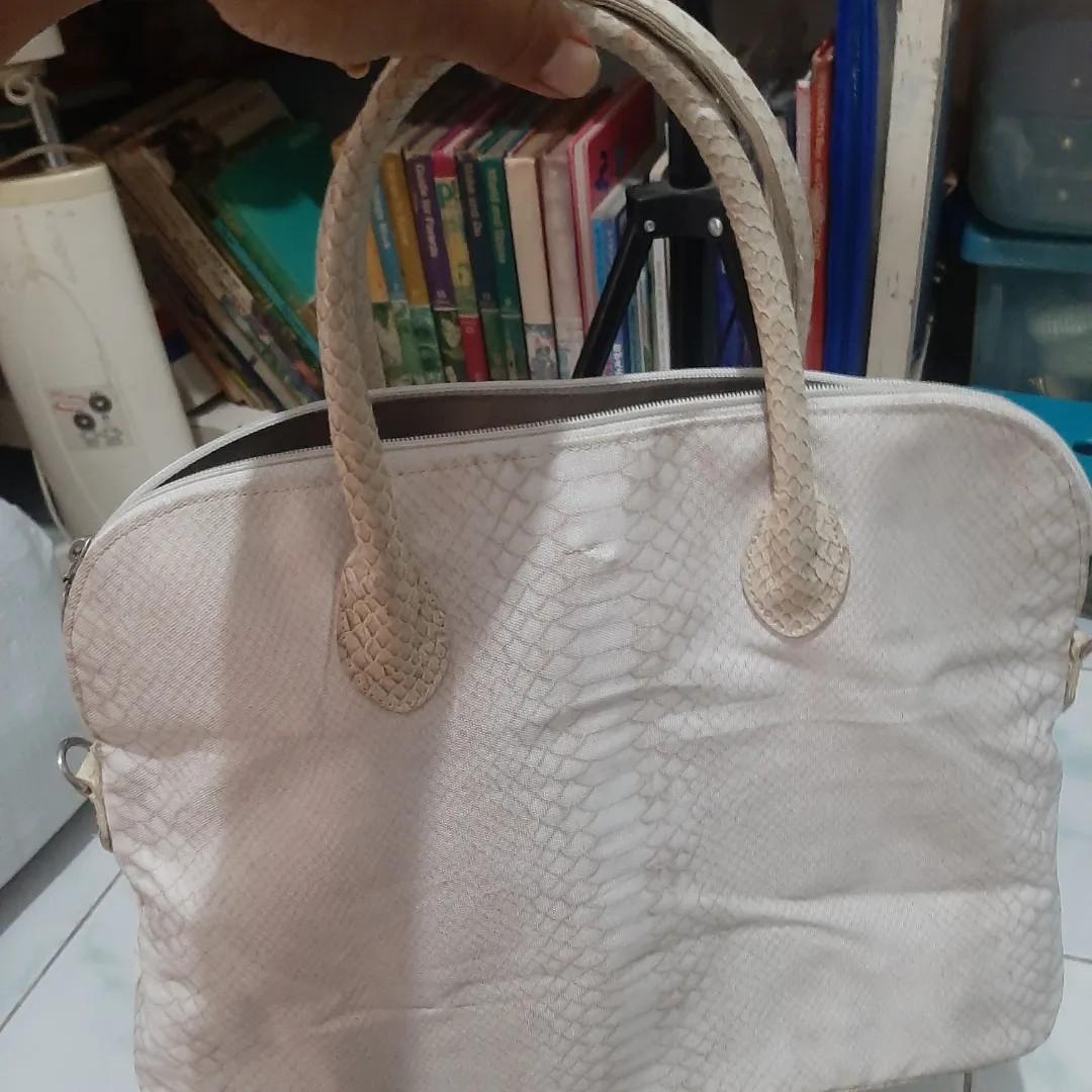 Tas cewek, Fesyen Wanita, Tas & Dompet di Carousell
