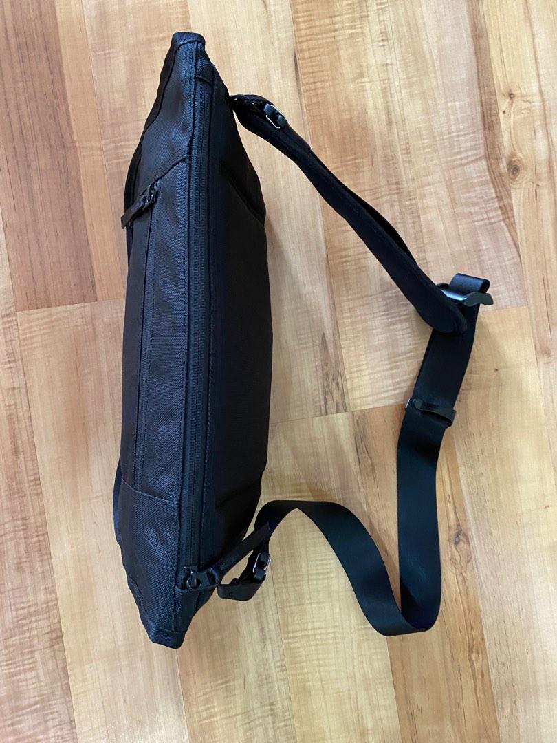 Timbuk2 Catapult Sling Bag - Blue for Sale in Portland, OR - OfferUp