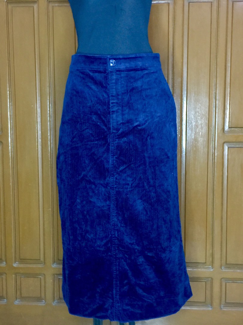 Uniqlo navy blue corduroy maxi skirt, Women's Fashion, Bottoms, Skirts