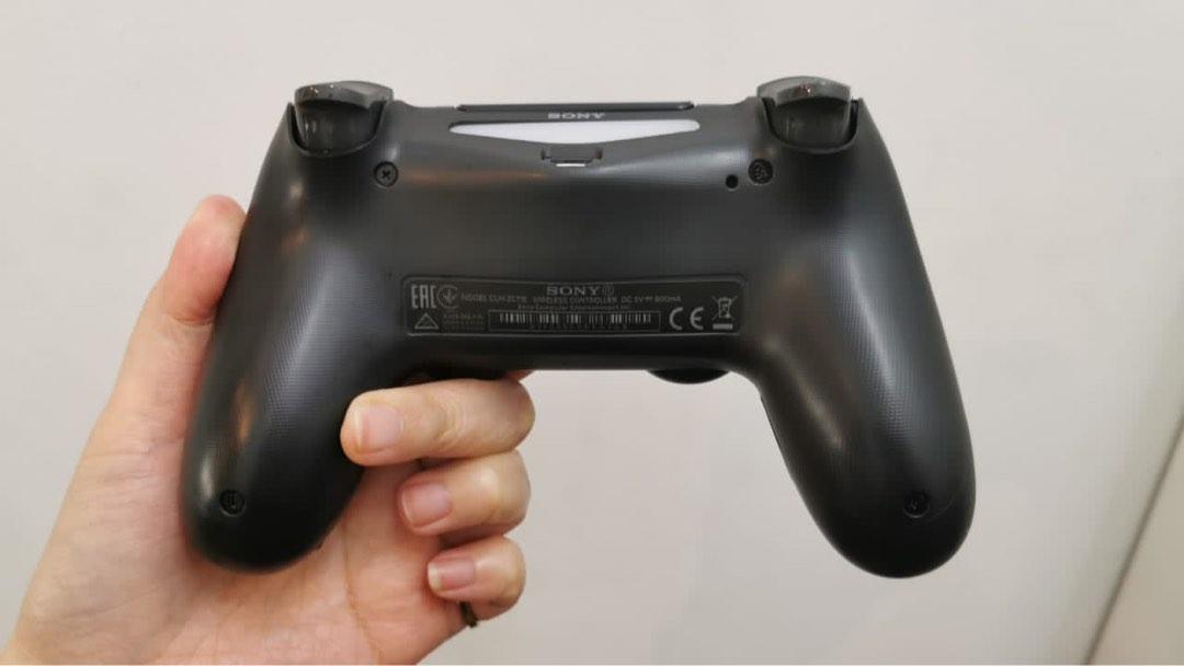 USED Original Ps4 controller v2 Video Gaming Gaming Accessories
