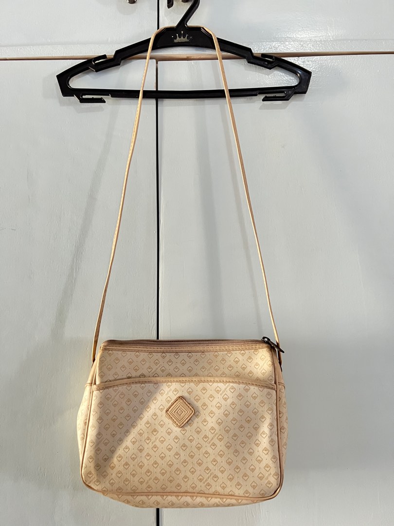 Very 80’s sling bag, legit leather, Women's Fashion, Bags & Wallets