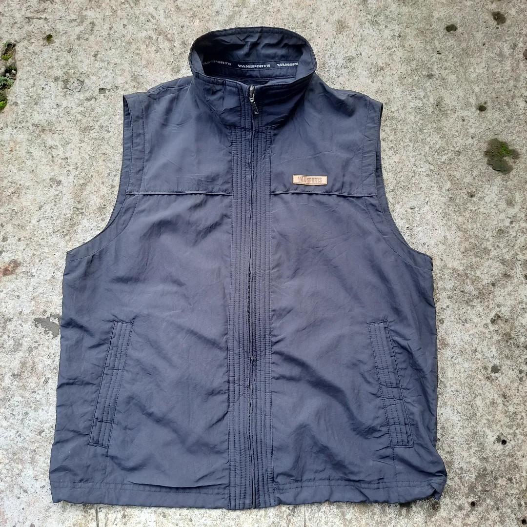 Vest vans sport Fesyen Pria Pakaian Baju Luaran di Carousell