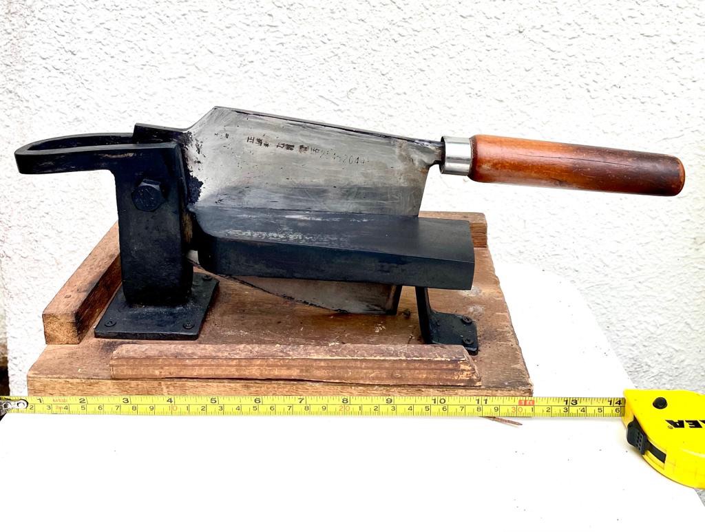 Vintage Chinese Medicine Cutter, Hobbies & Toys, Memorabilia ...