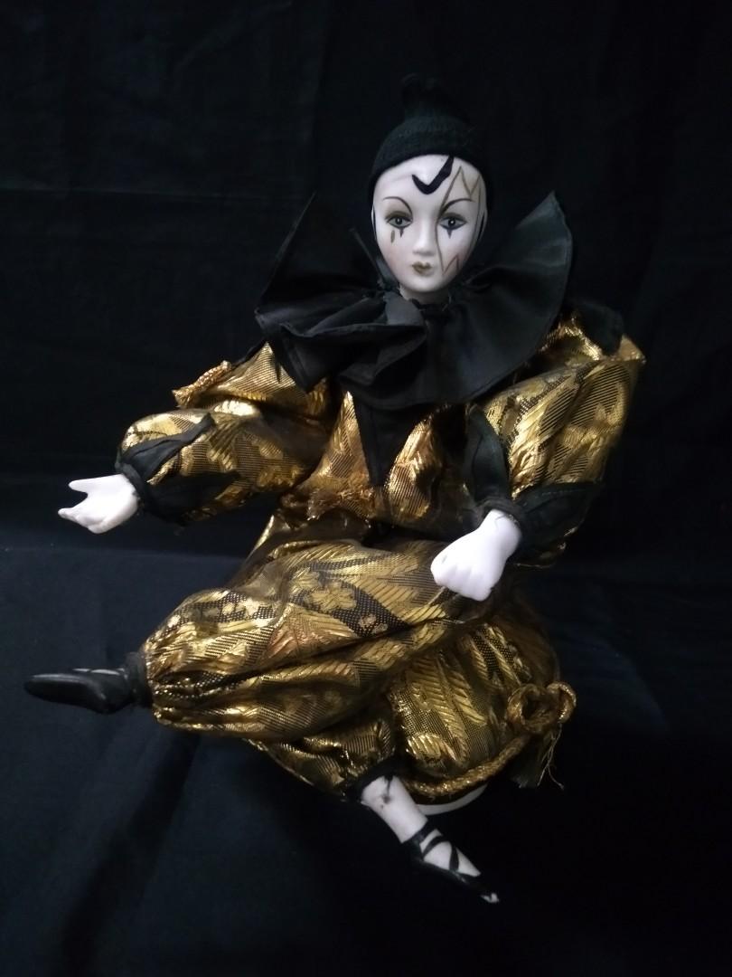 Wind up clown music hotsell box