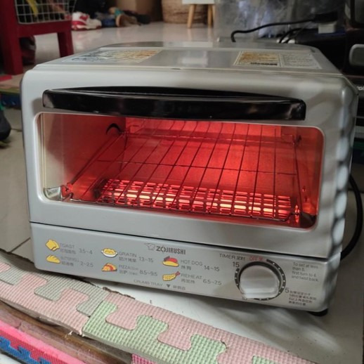 ZOJIRUSHI (Japan) Oven ETREQ75/ Oven Toaster Daya Max 850w, Kitchen