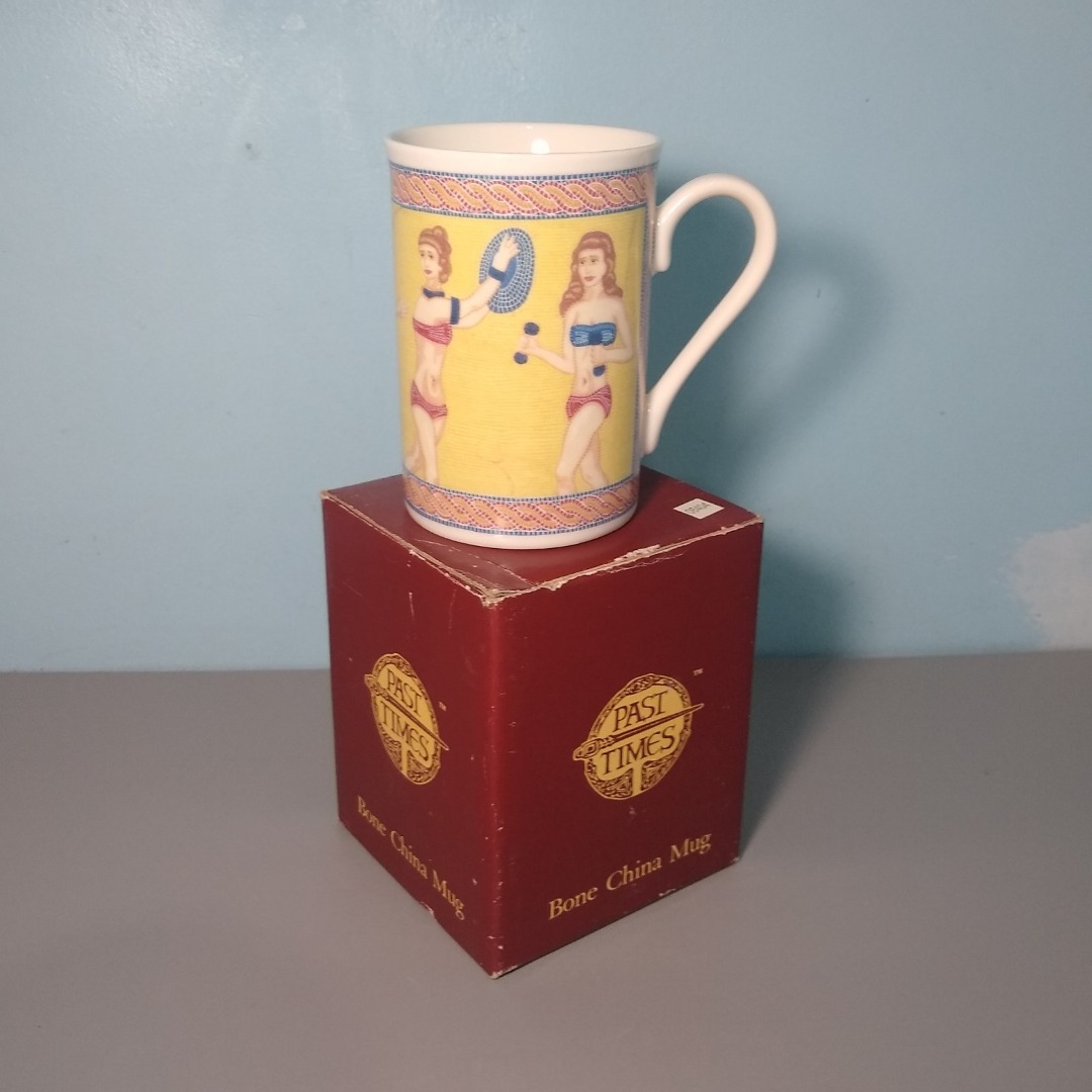 300ml Vintage Women in Bikinis Mosaic Style Past Times Coffee Mug