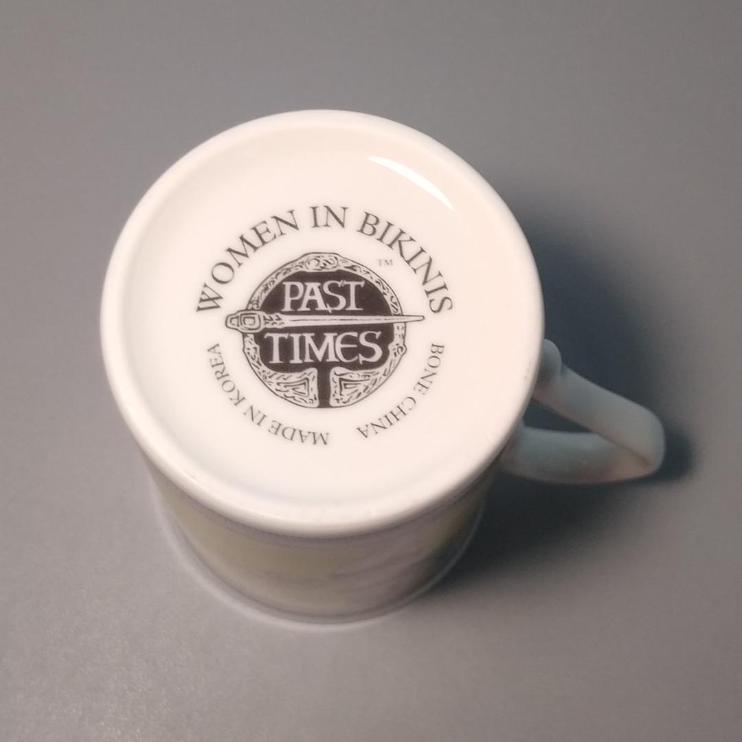 300ml Vintage Women in Bikinis Mosaic Style Past Times Coffee Mug