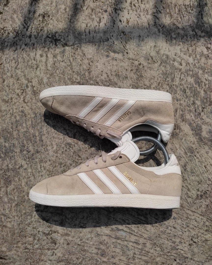 Adidas gazelle krem, Fesyen Pria, Sepatu , Sneakers di Carousell