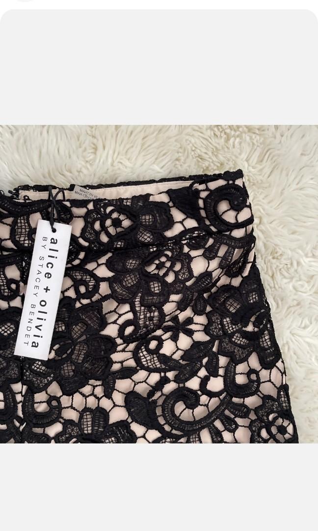 Alice and olivia best sale black shorts