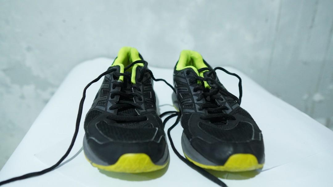 Asics gel attract top 3