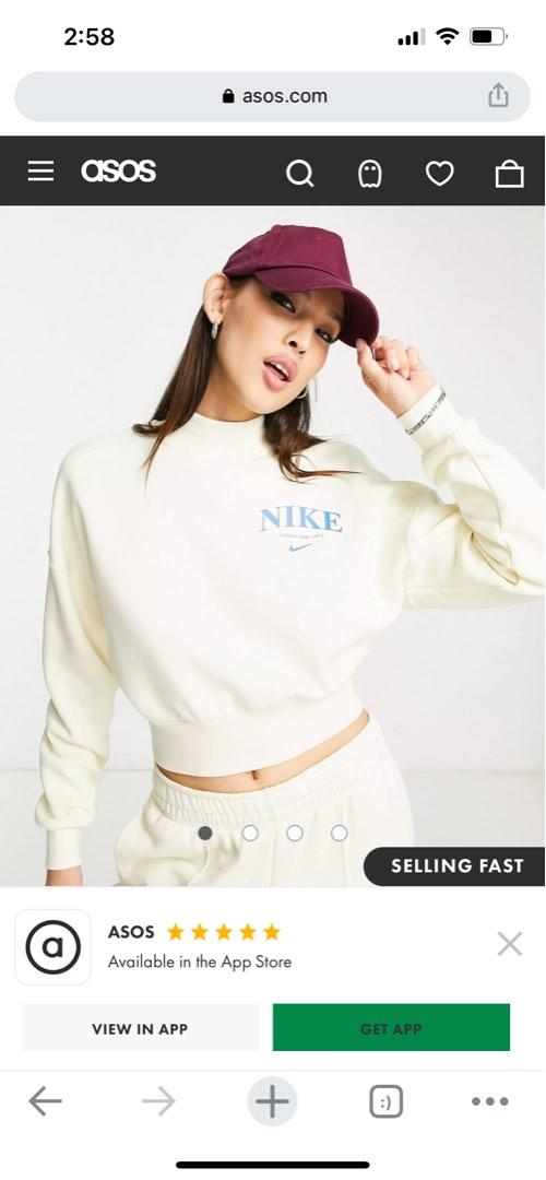 White nike top crop sweater
