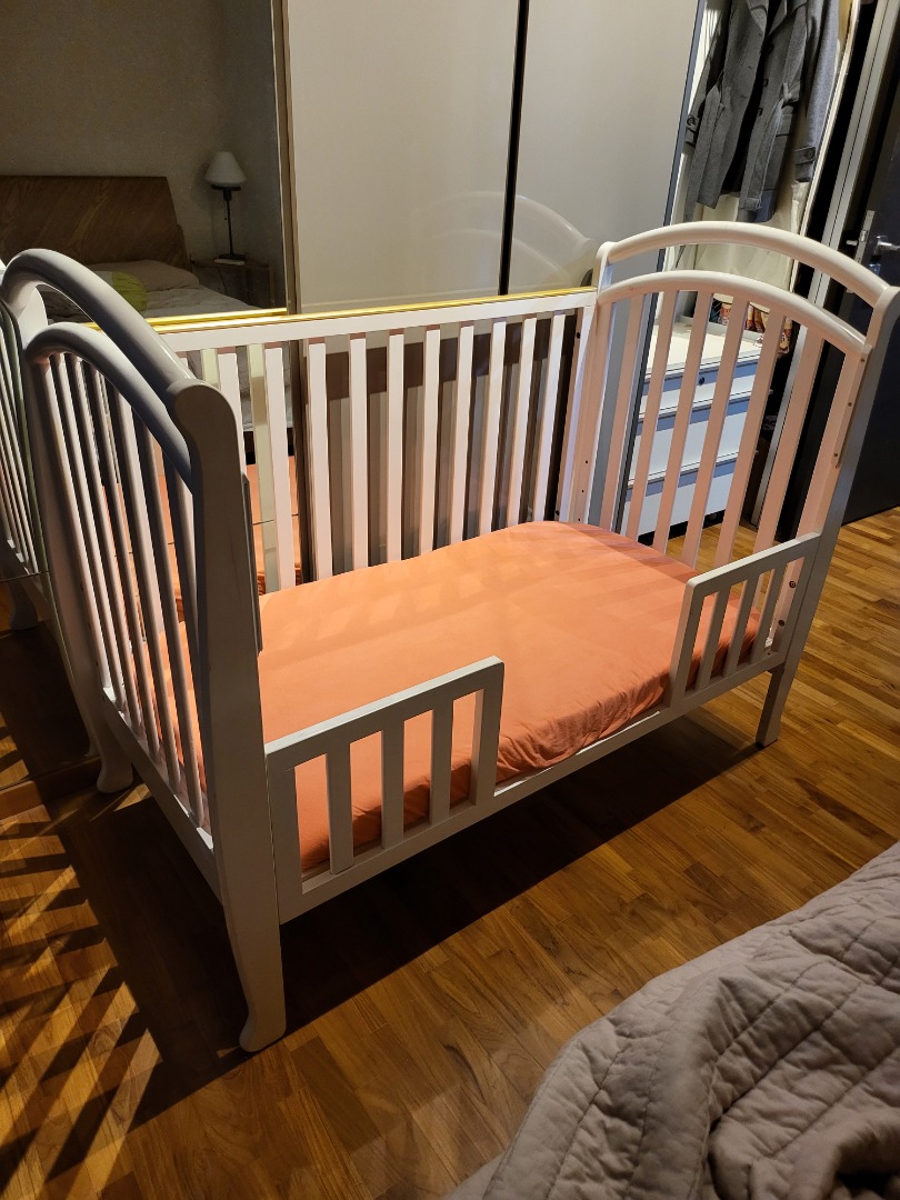 Baby Cot; Toddlers Play Pen, Babies & Kids, Baby Nursery & Kids