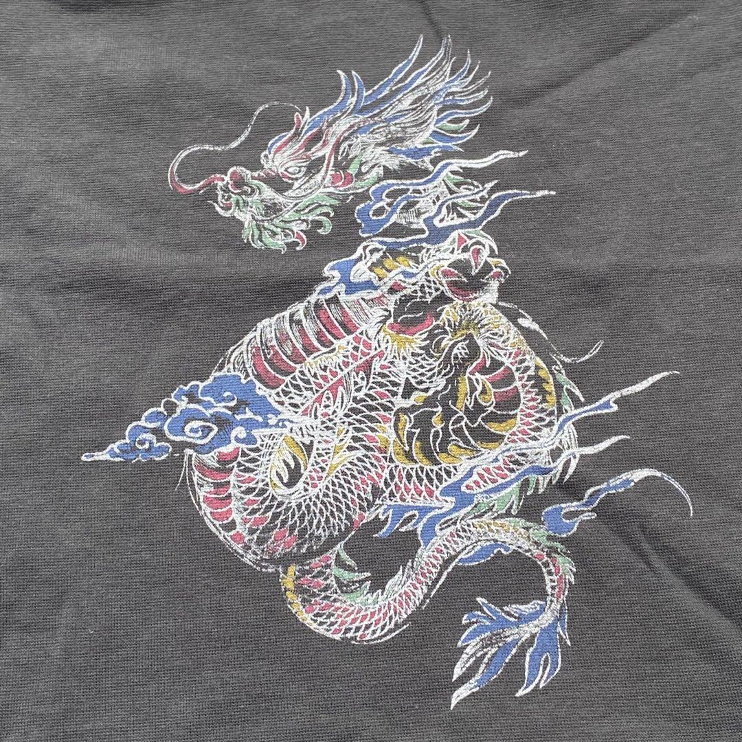 bershka dragon graphic grey crop top baby tee y2k trendy grunge shirt Women s Fashion Tops Shirts on Carousell