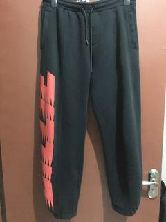 BILLIE EILISH X BERSHKA GRAPHIC OVERSIZE JOGGER