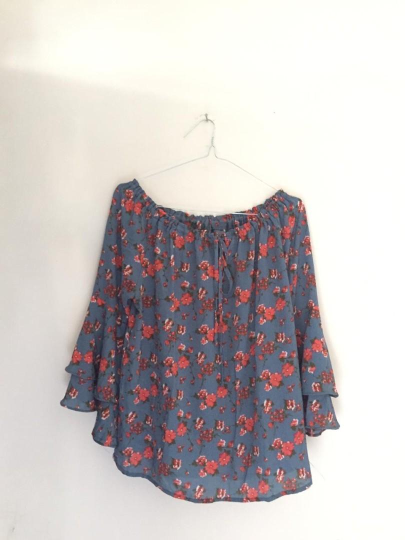 Blouse Sabrina, Fesyen Wanita, Pakaian Wanita, Atasan di ...