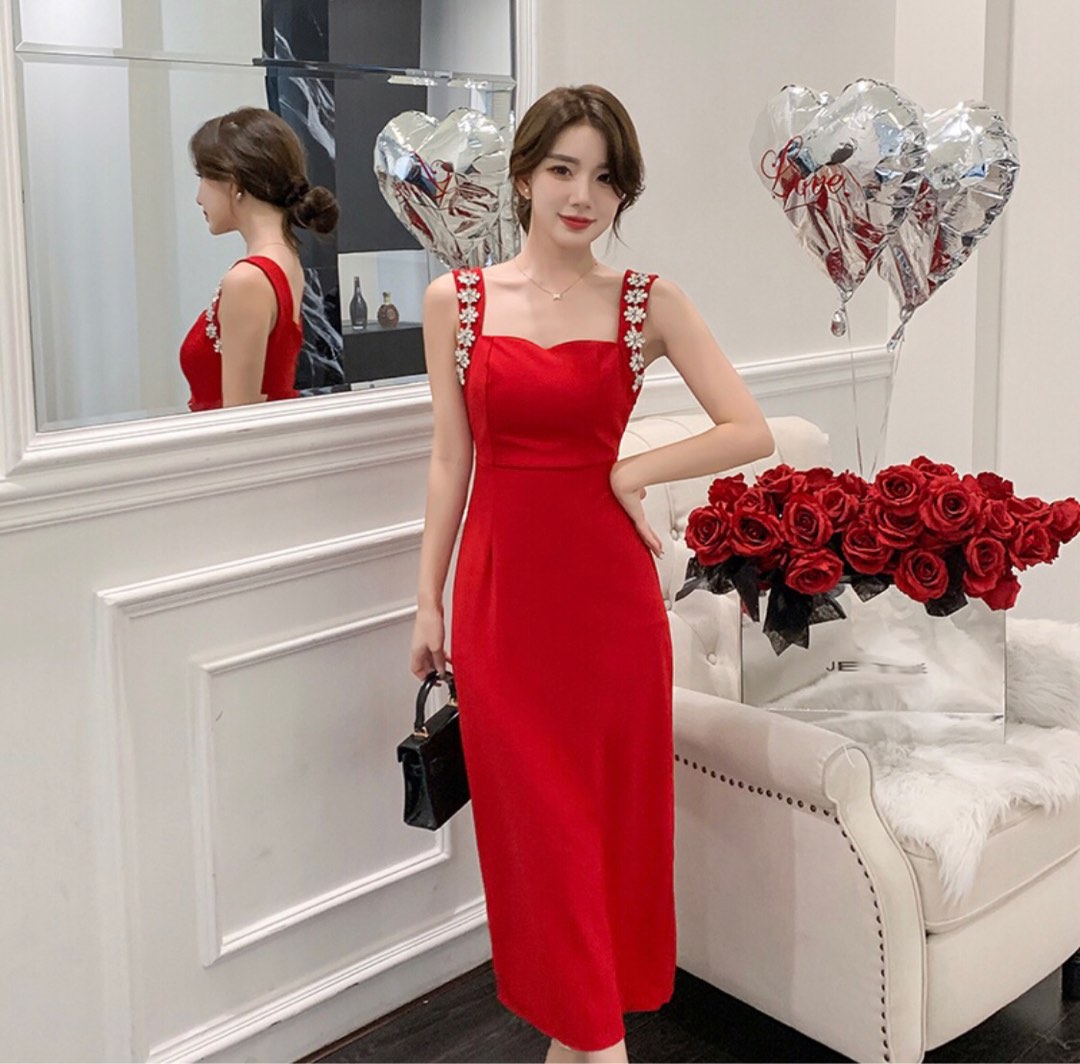 Carrie MIDI Dress, Women's Fashion, Dresses & Sets, Dresses on Carousell