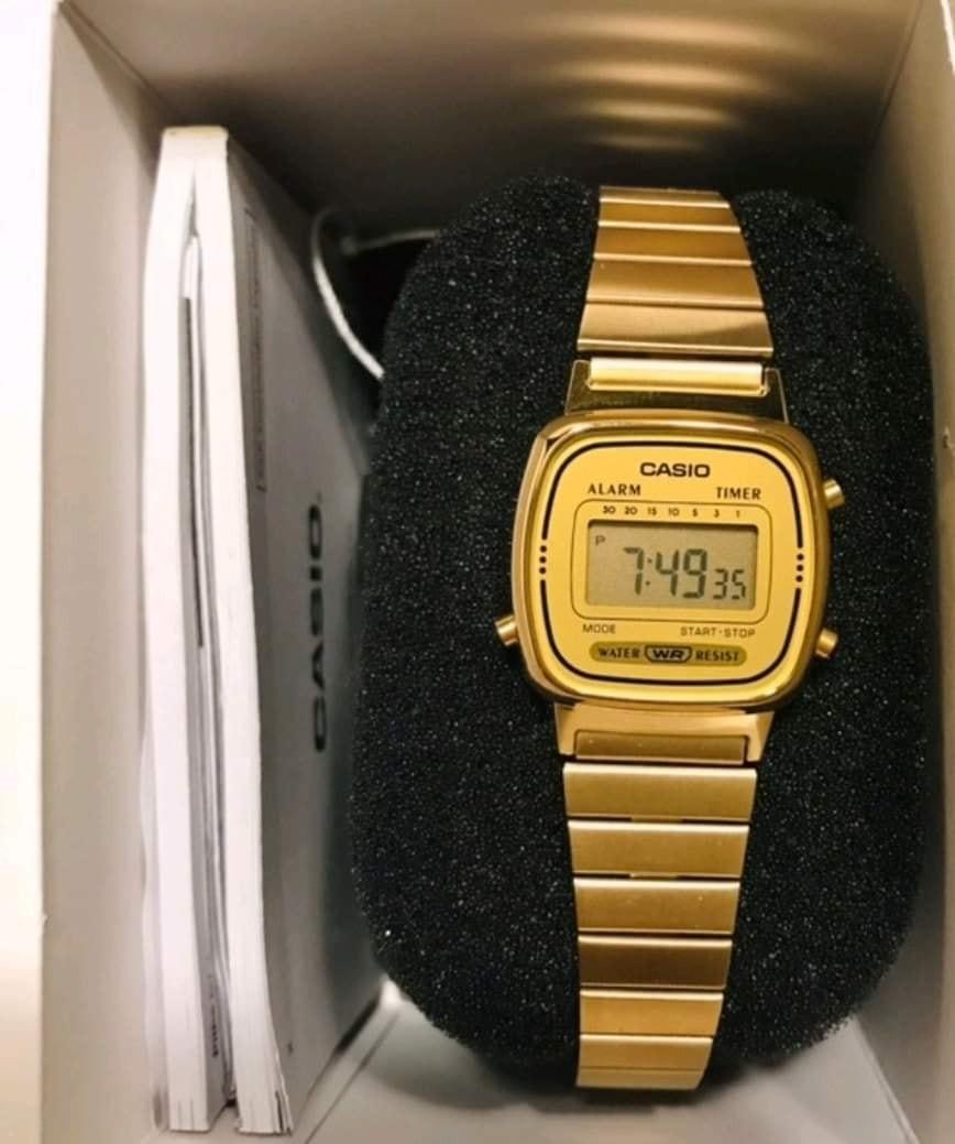 Montre Casio Femme Digitale LA670WGA-9D - Bracelet Acier Inoxydable Doré