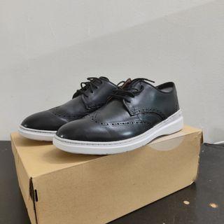 Clarks Dennet Wing