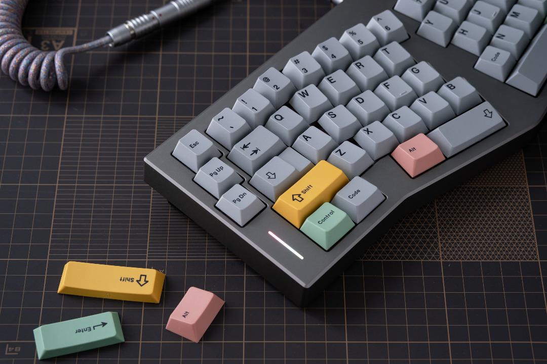Crp mint dolch / rgb keycap for GMK EPBT MT3 JTK CRP, Computers & Tech