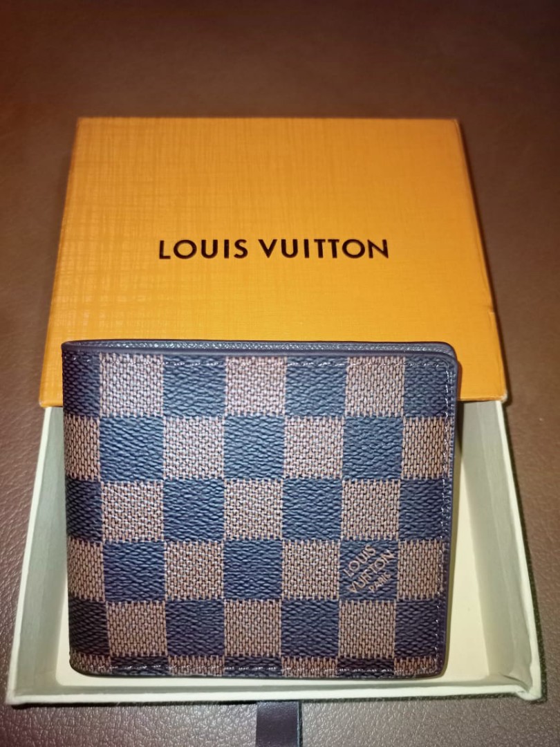 Dompet Pria Branded - Louis Vuitton James Wallet Monogram Canvas M60251,  Fesyen Pria, Tas & Dompet di Carousell