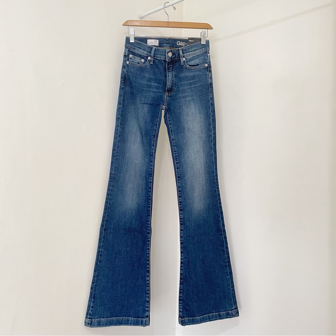 GAP FLARE JEANS, Women's Fashion, Bottoms, Jeans on Carousell