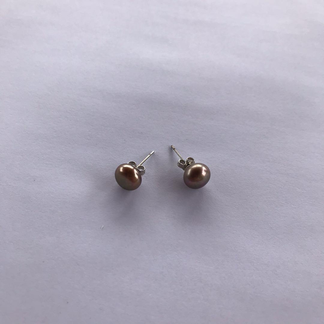 Genuine Freshwater Pearl Earrings (Category: Earrings) located in Santo Domingo. Submitted by rowspel (Listing ID 1191938422, Image 3). Description: 7mm.