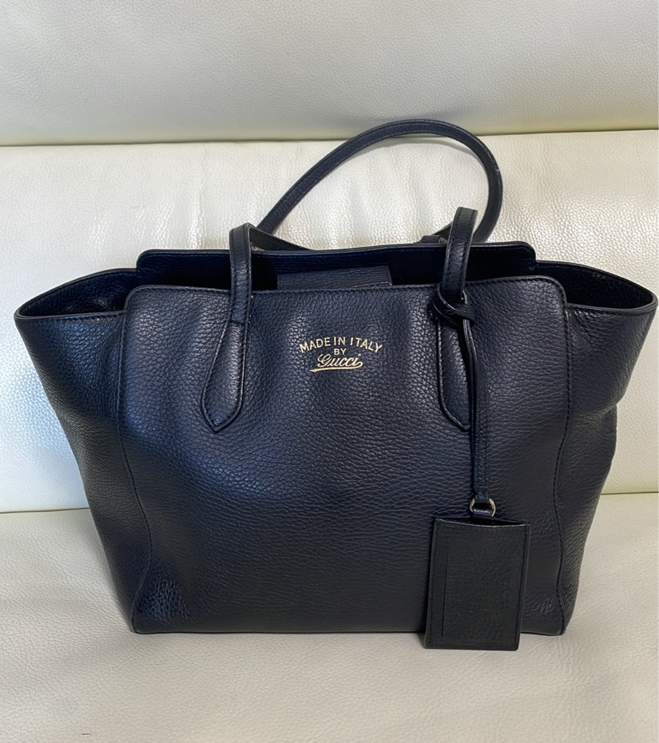 Gucci swing tote black top