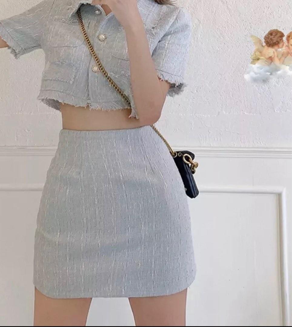 High waist tweed skirt (Category: Skirts) located in Cebu City. Submitted by localhubfinds (Listing ID 1191970101, Image 1). Description: Size: M Never worn Bought for 1,080 RFS: decluttering.