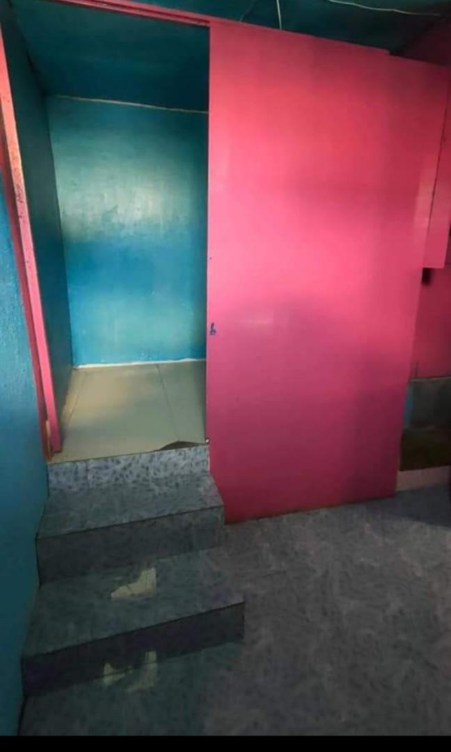 House for sale (Category: Townhouse) located in Paranaque City. Submitted by preciouschloe8989 (Listing ID 1191892061, Image 3). Description: 60sqm lot With house The title on hand. With own electric and water already and 3rooms 4bathrooms can put store near school and markets 5mins to starmall 09166218989.