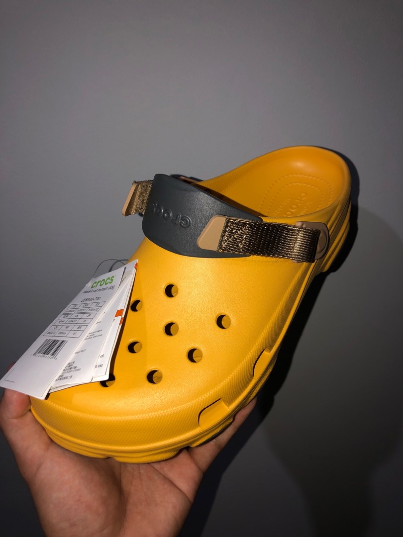 Canary yellow sale crocs