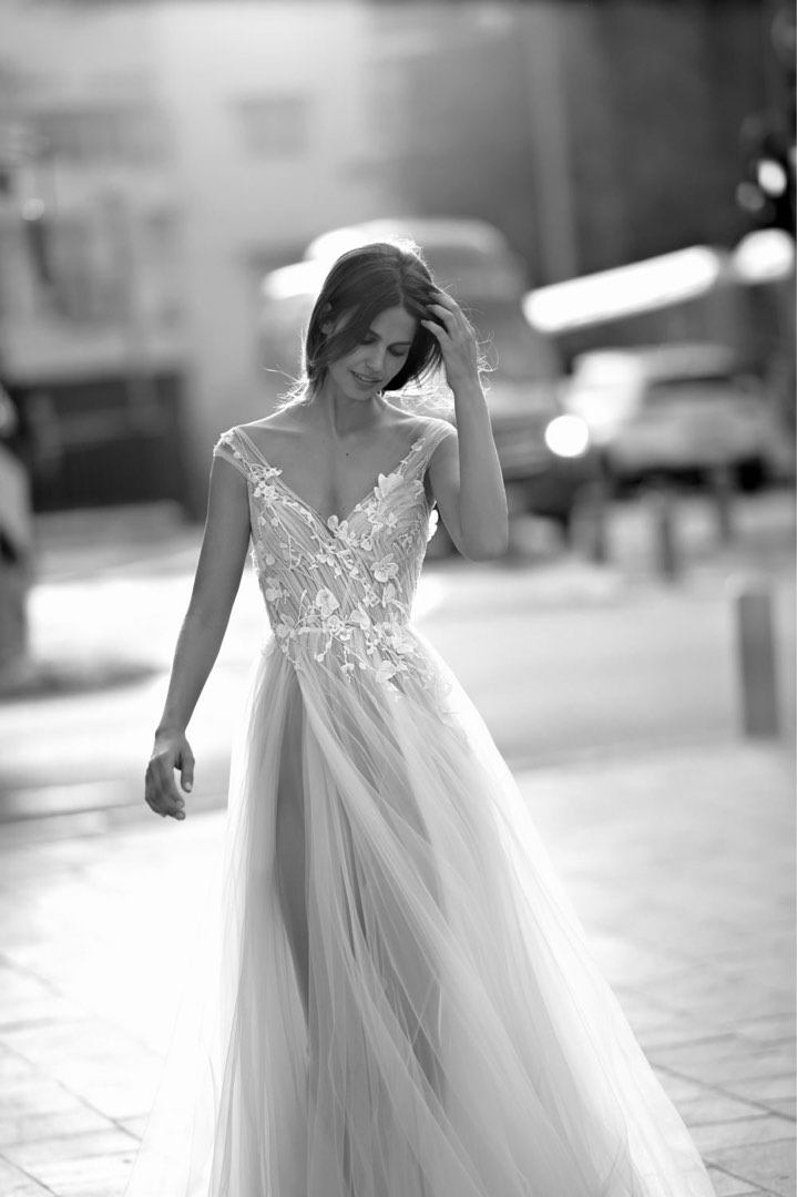 Used liz online martinez wedding dress