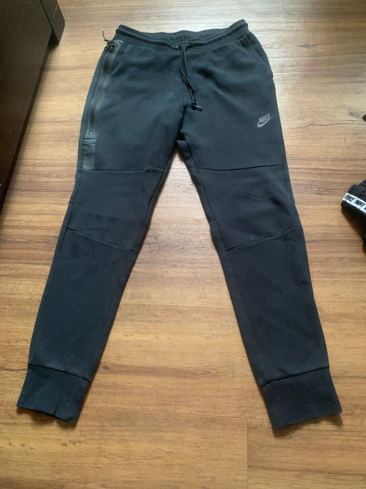 Nike black sweatpants, Men's Fashion, Bottoms, Joggers on Carousell