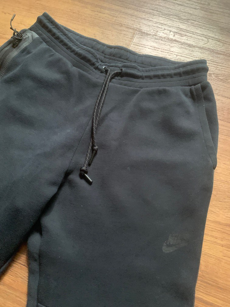 Nike black sweatpants, Men's Fashion, Bottoms, Joggers on Carousell