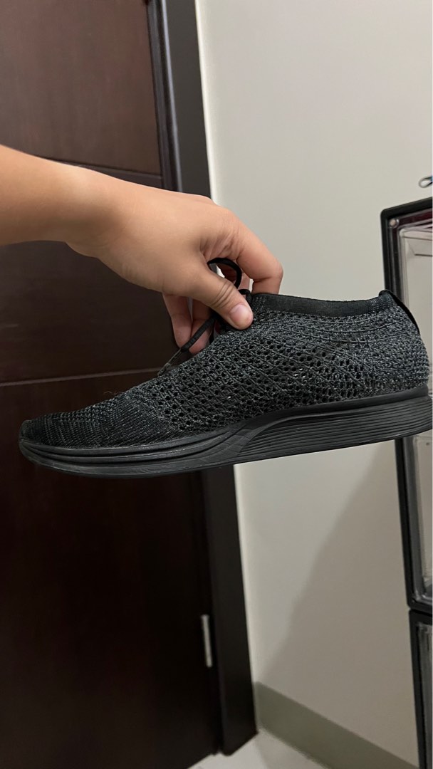 nike flyknits women's