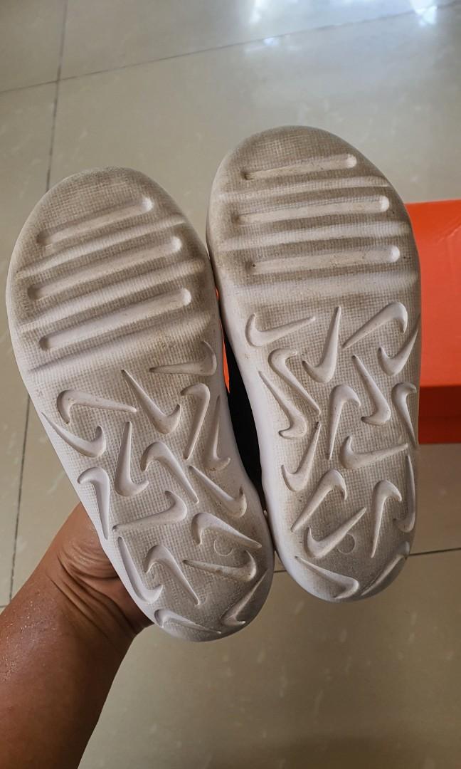 nike kids lil swoosh