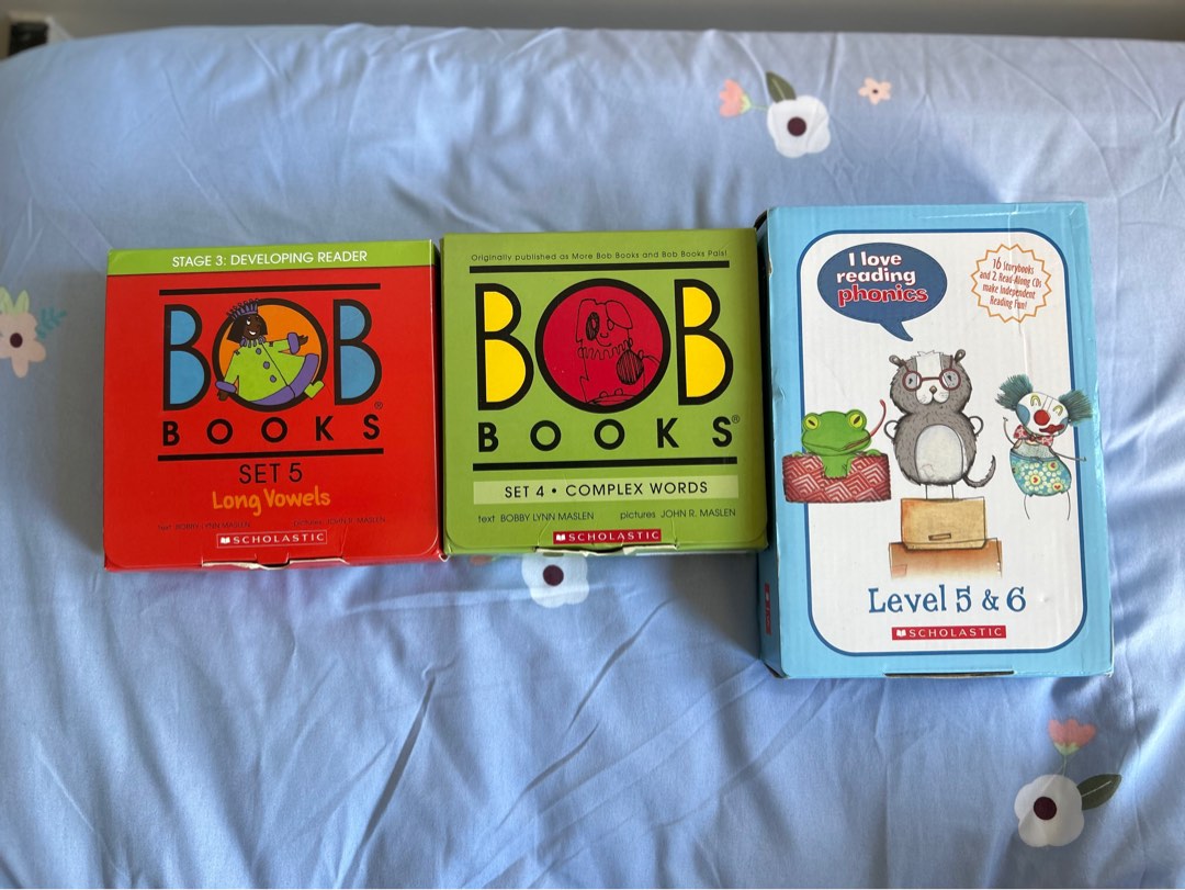 Bob/ I am loving Phonics (3 sets Phonics books) Scholastic (for K2P1