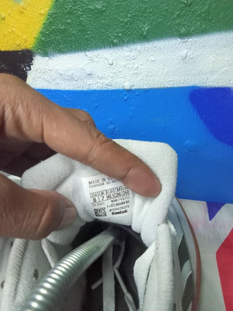 Reebok club Fesyen Pria Sepatu Sneakers di Carousell