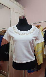 SHORTCUTS BY LAUREEN AND LORRAINE WHITE TOP
