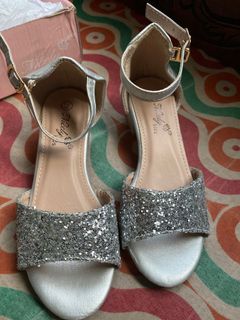 (Category: ) located in . Submitted by ziblinglove (Listing ID 1191858359, Image 1). Description: .