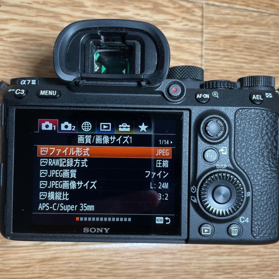 SONY α7Ⅲ a7 iii ILCE-7M3 快門數：885張索尼, 攝影器材, 相機- Carousell