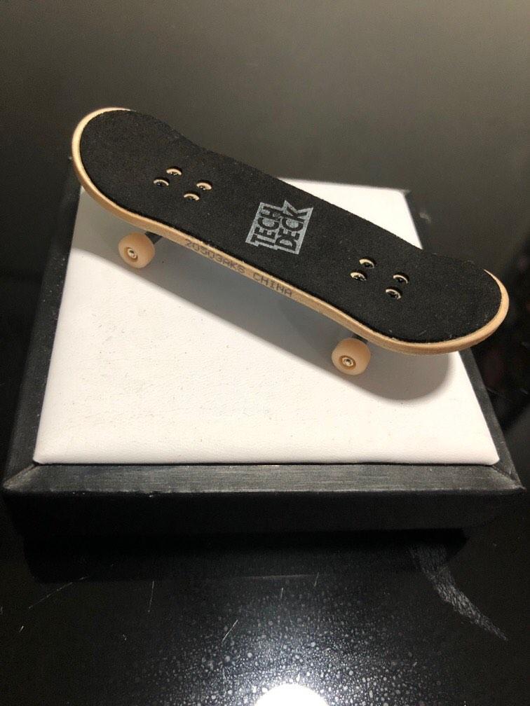 tech deck (Category: Kids Toys) located in Singapore. Submitted by 1xxslow (Listing ID 1191922987, Image 1). Description: .
