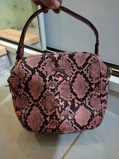 (Kategori: ) berada di . Dikirim oleh selinestudio_ (ID iklan 1191868076, Gambar 1). Deskripsi: .