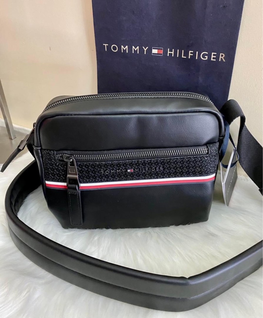 TOMMY HILFIGER CAMERA BAG, Luxury, Bags & Wallets on Carousell