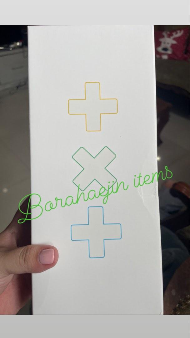 TXT lightstick MOA Bong onhand oct 28 please read description (Category: K-Wave Merchandise) located in Valenzuela. Submitted by borahaejin (Listing ID 1191753743, Image 1). Description: Used only once for concert Bought at 2700 Unsealed Available on Oct 28 2022 Gcash BPI GGX LaLa.