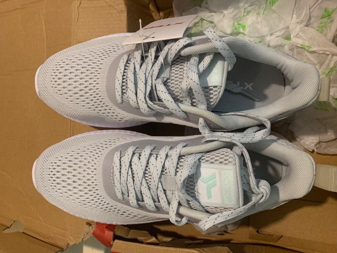 Kid on sale sneaker sale