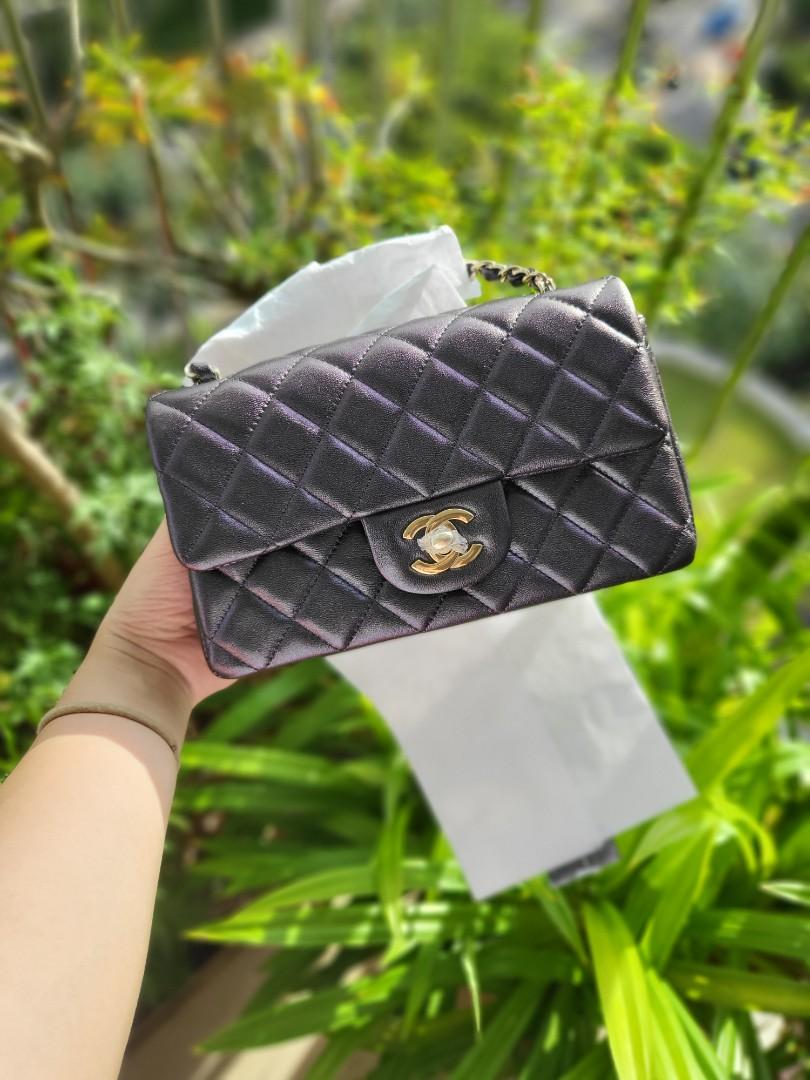 CHANEL Iridescent Caviar Quilted Medium Flap Wallet Black 1245456