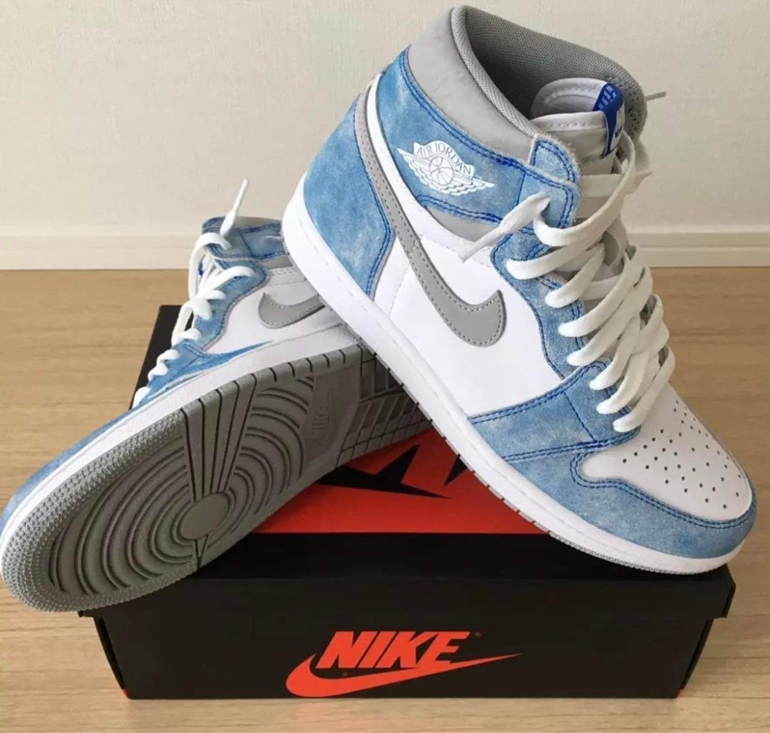 jordan retro 1 hyper royal footlocker